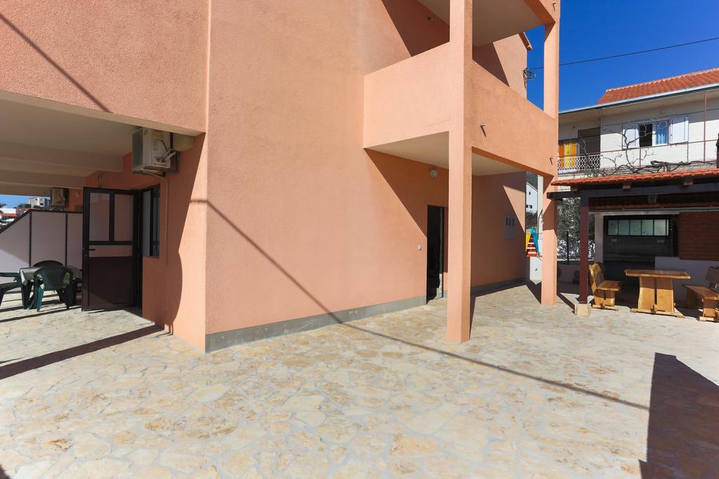 Ema Apartment